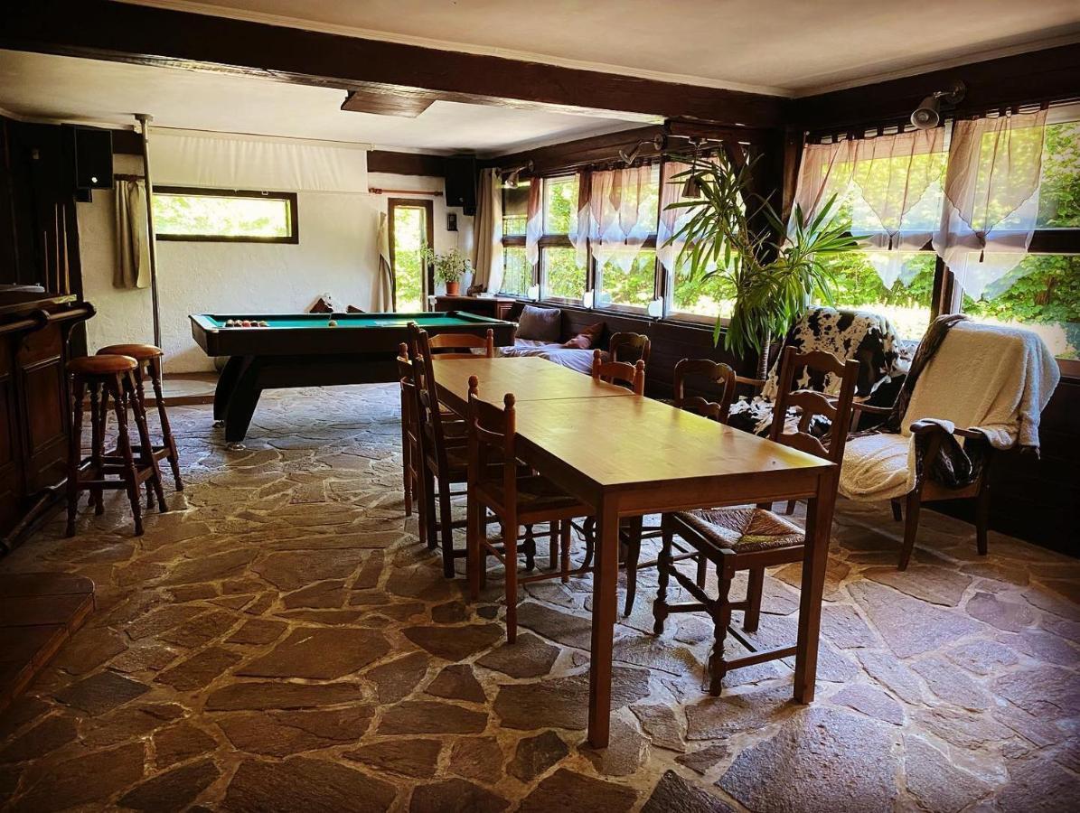 "Le Maloya" Chalets Independants -Chambre Balneo - Relais Motards Lacaune Ngoại thất bức ảnh