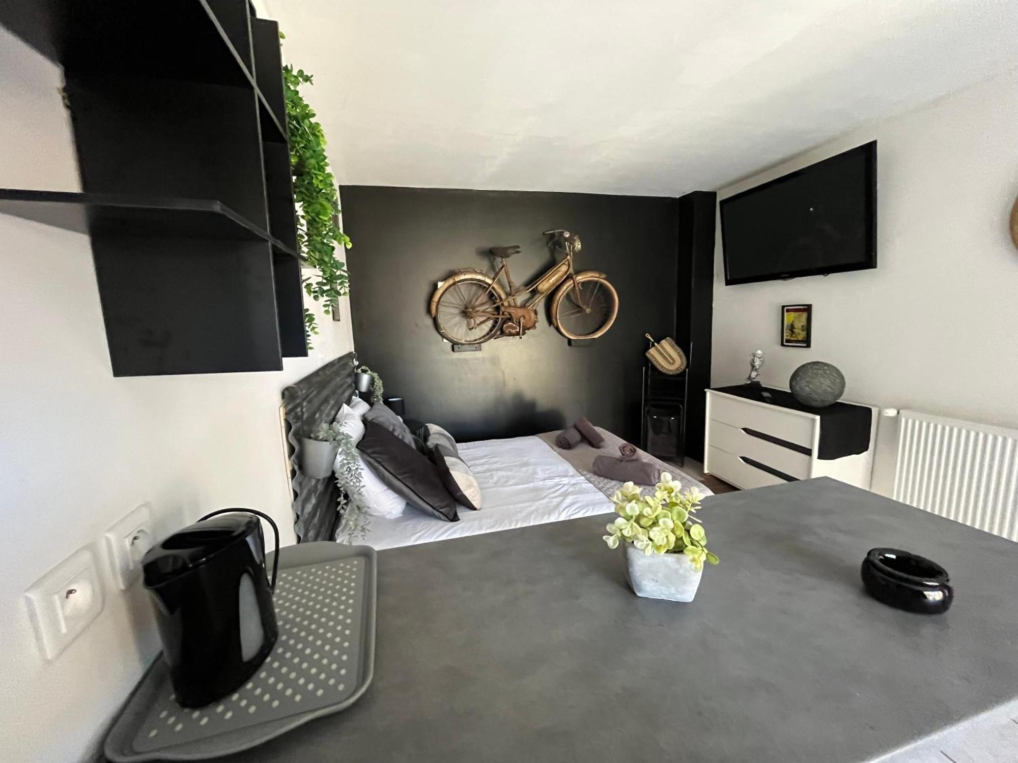 "Le Maloya" Chalets Independants -Chambre Balneo - Relais Motards Lacaune Ngoại thất bức ảnh