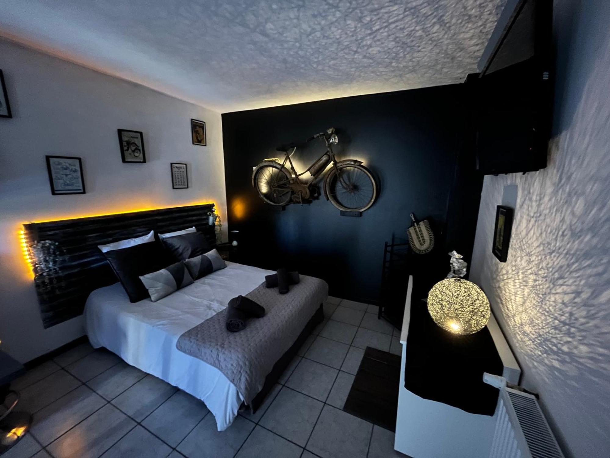"Le Maloya" Chalets Independants -Chambre Balneo - Relais Motards Lacaune Ngoại thất bức ảnh