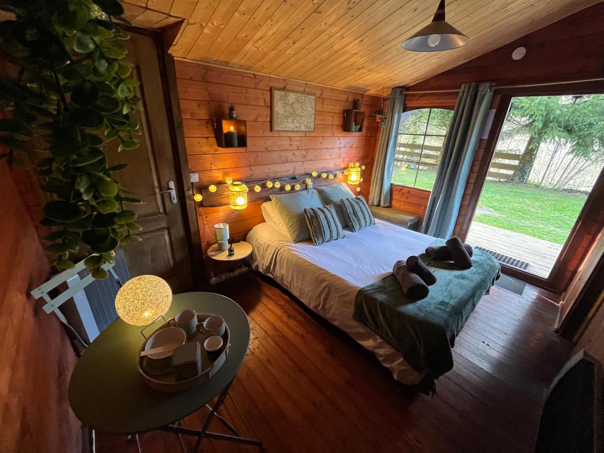 "Le Maloya" Chalets Independants -Chambre Balneo - Relais Motards Lacaune Ngoại thất bức ảnh
