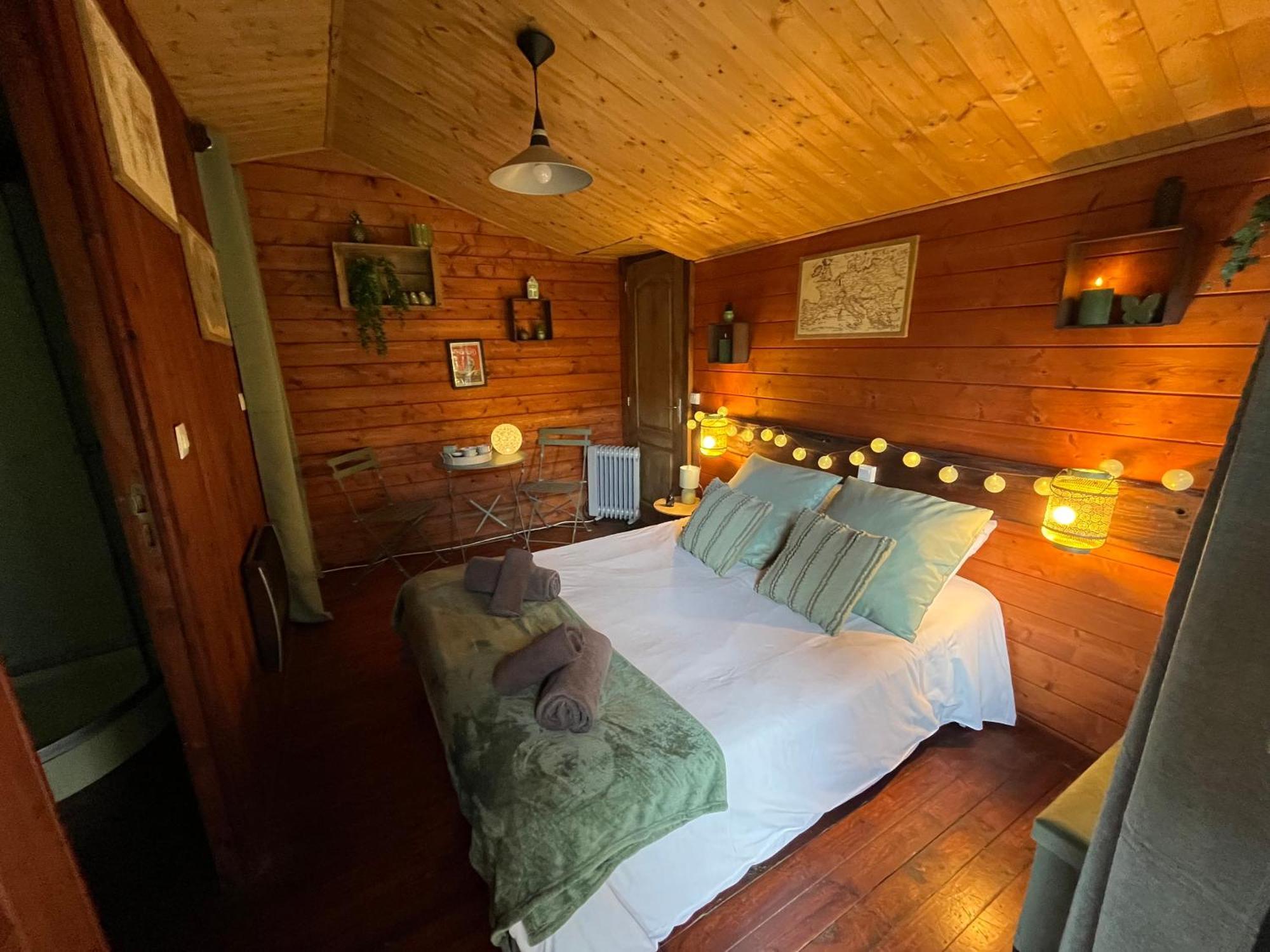 "Le Maloya" Chalets Independants -Chambre Balneo - Relais Motards Lacaune Ngoại thất bức ảnh