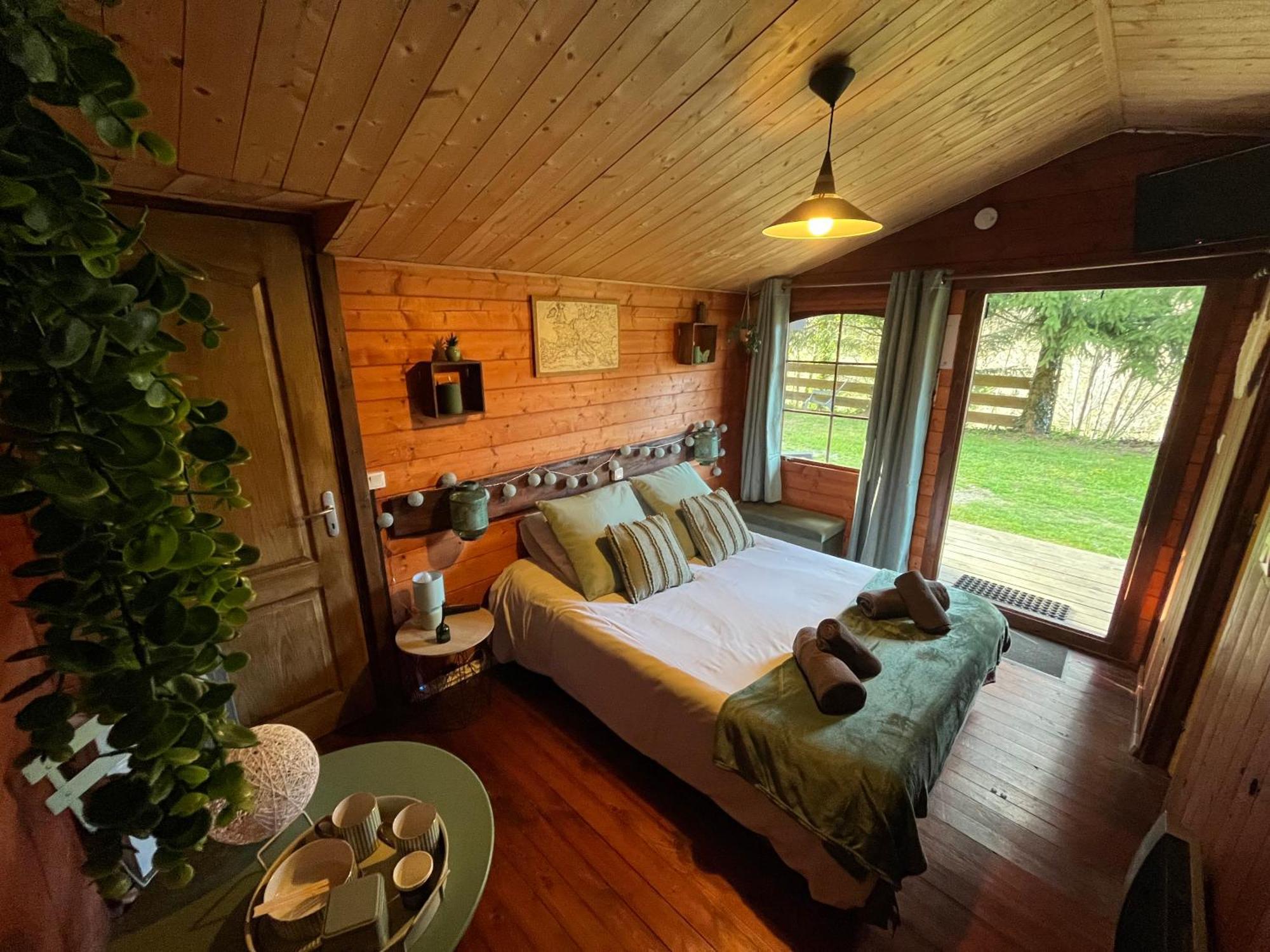"Le Maloya" Chalets Independants -Chambre Balneo - Relais Motards Lacaune Ngoại thất bức ảnh