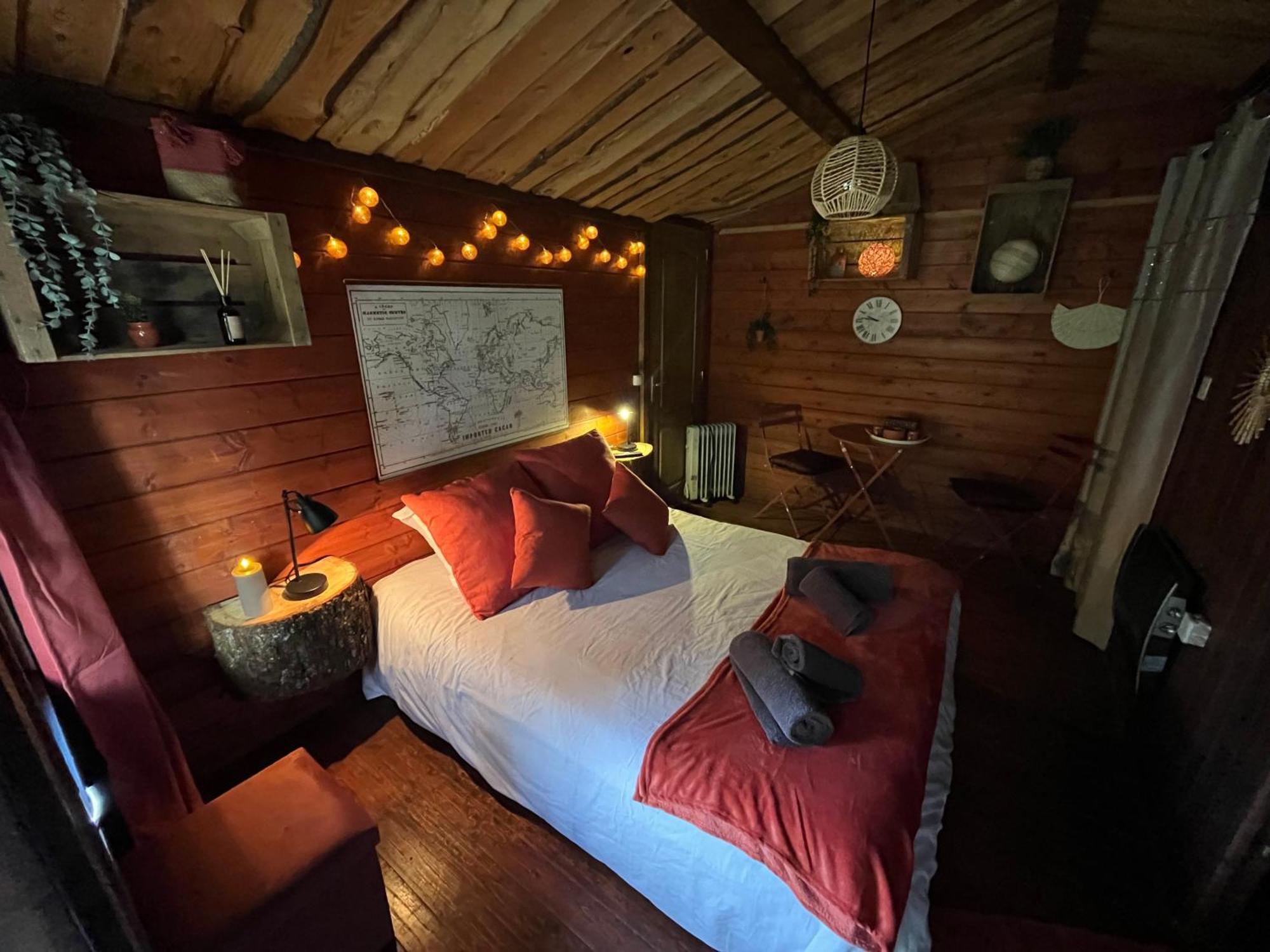 "Le Maloya" Chalets Independants -Chambre Balneo - Relais Motards Lacaune Ngoại thất bức ảnh