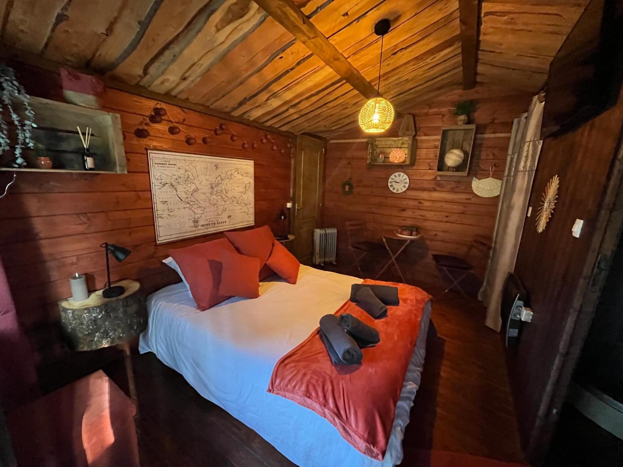 "Le Maloya" Chalets Independants -Chambre Balneo - Relais Motards Lacaune Ngoại thất bức ảnh