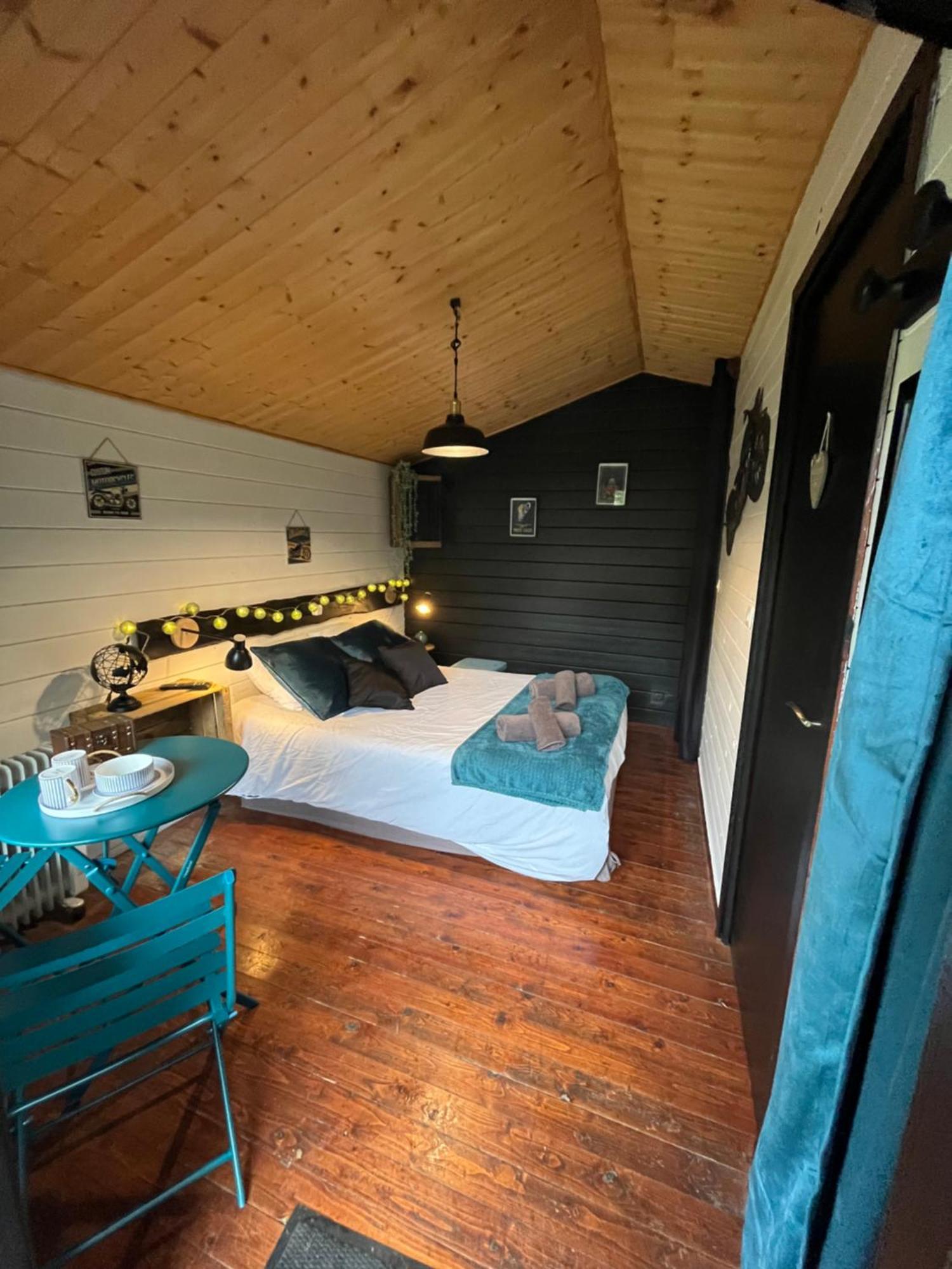 "Le Maloya" Chalets Independants -Chambre Balneo - Relais Motards Lacaune Ngoại thất bức ảnh