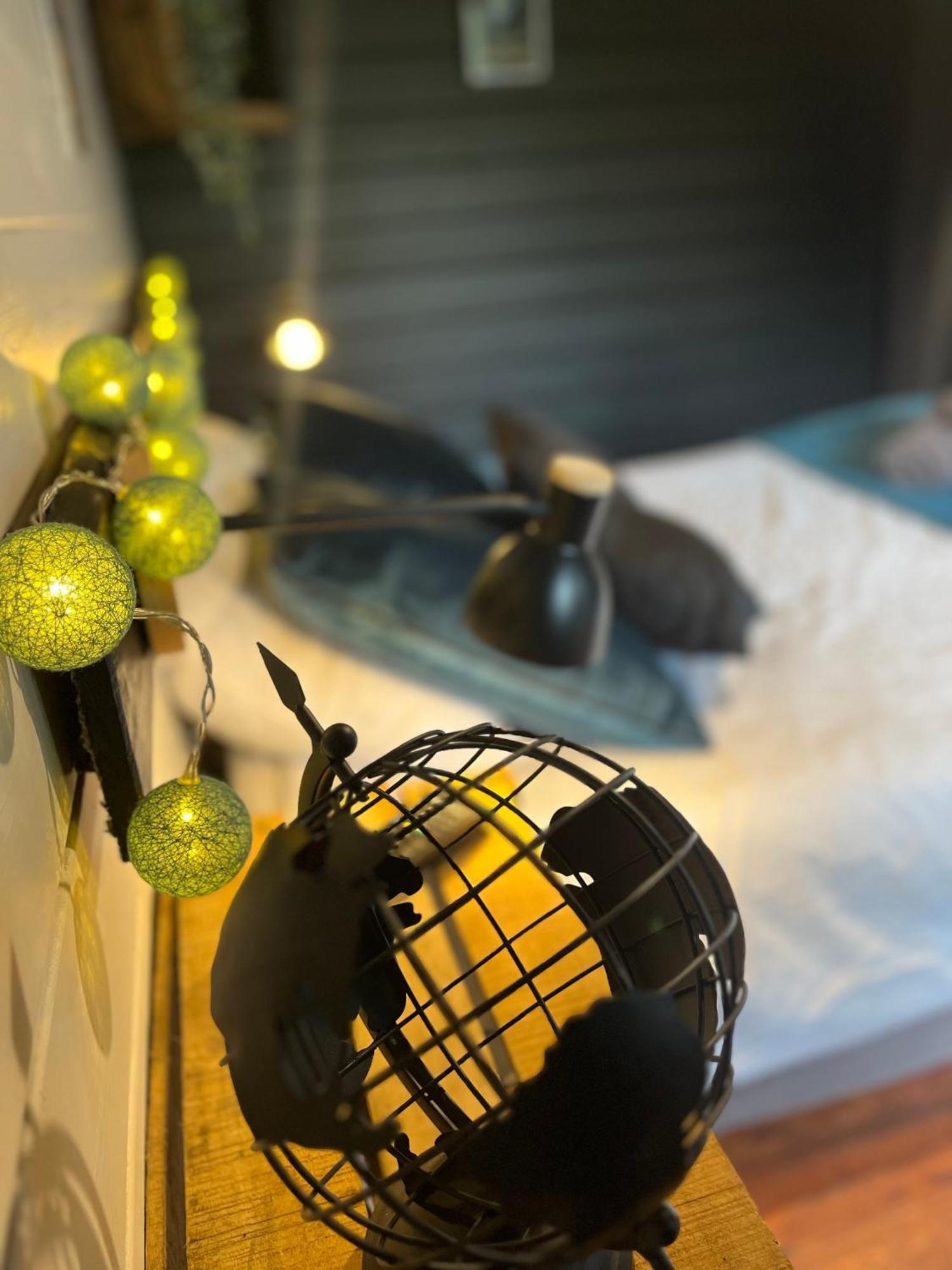 "Le Maloya" Chalets Independants -Chambre Balneo - Relais Motards Lacaune Ngoại thất bức ảnh